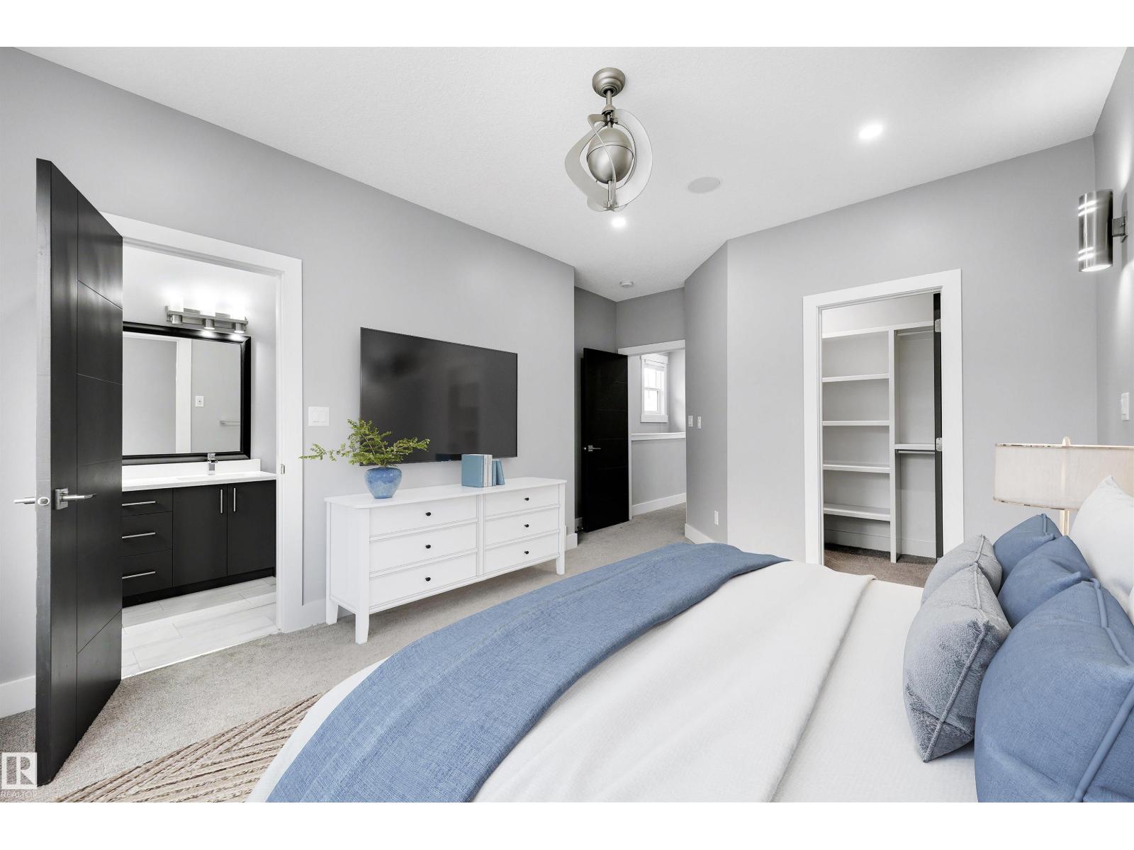 9013 90 St Nw Property Photo 11