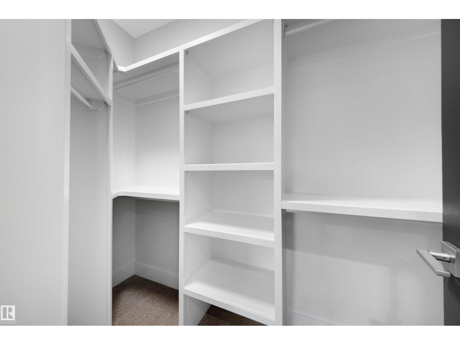 9013 90 St Nw Property Photo 12