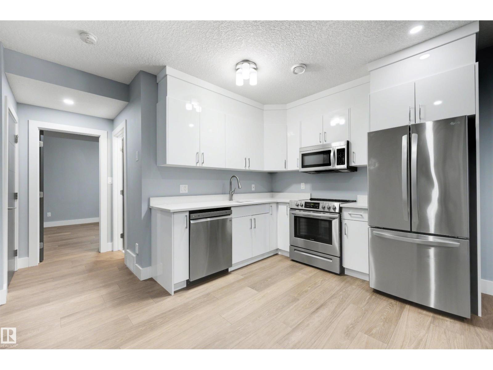 9013 90 St Nw Property Photo 19