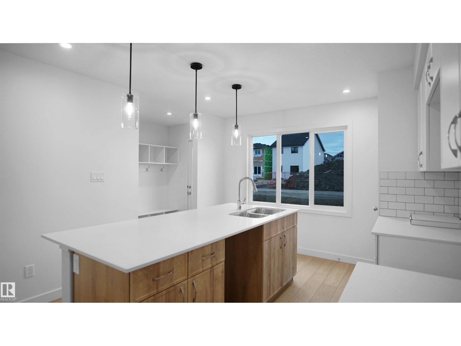 225 Falcon Cr Property Photo 10