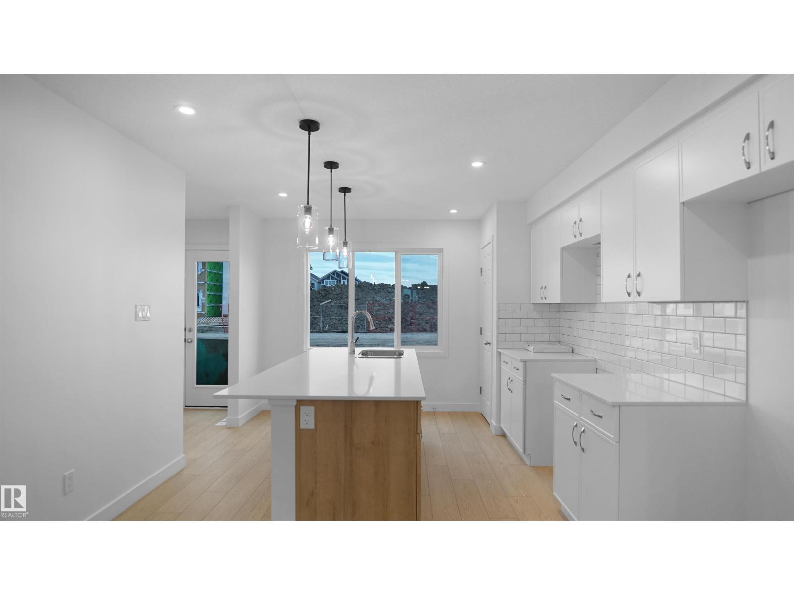 225 Falcon Cr Property Photo 11