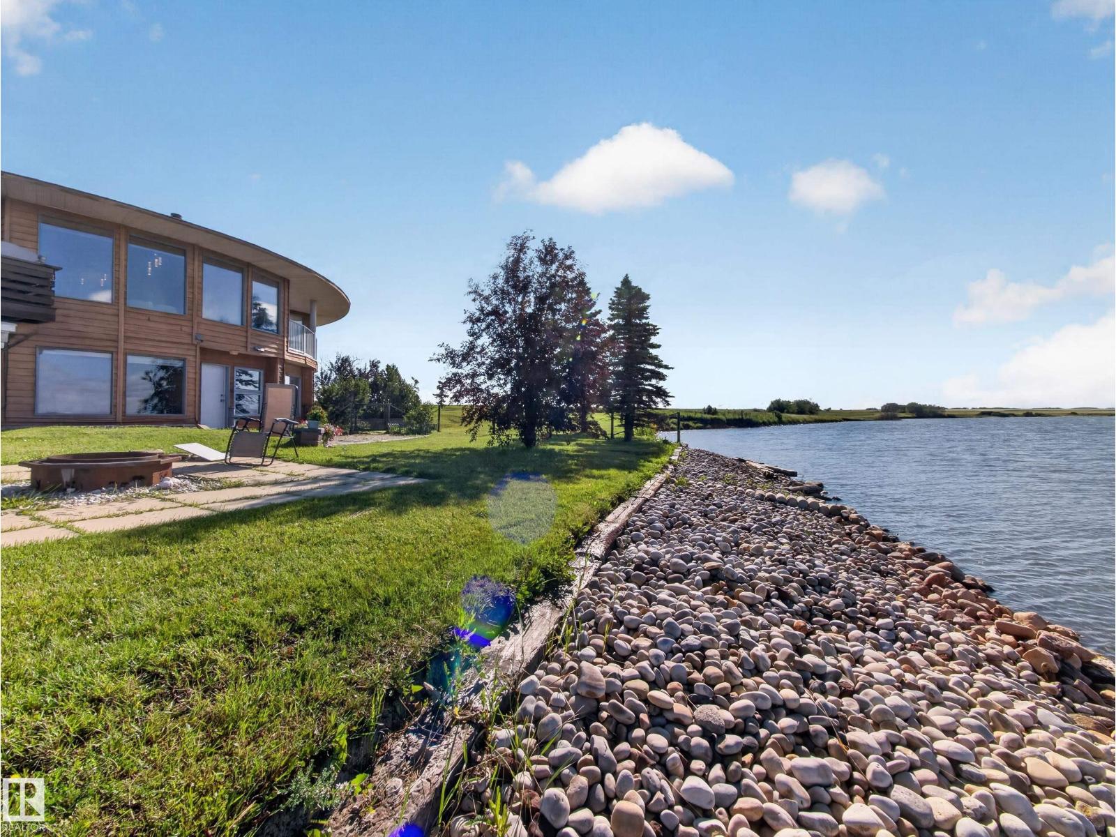 48208 Range Road Property Photo 2