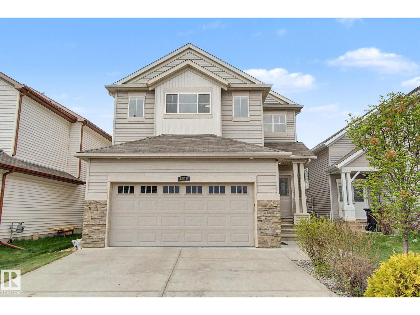 6016 10 AV SW Property Photo 1