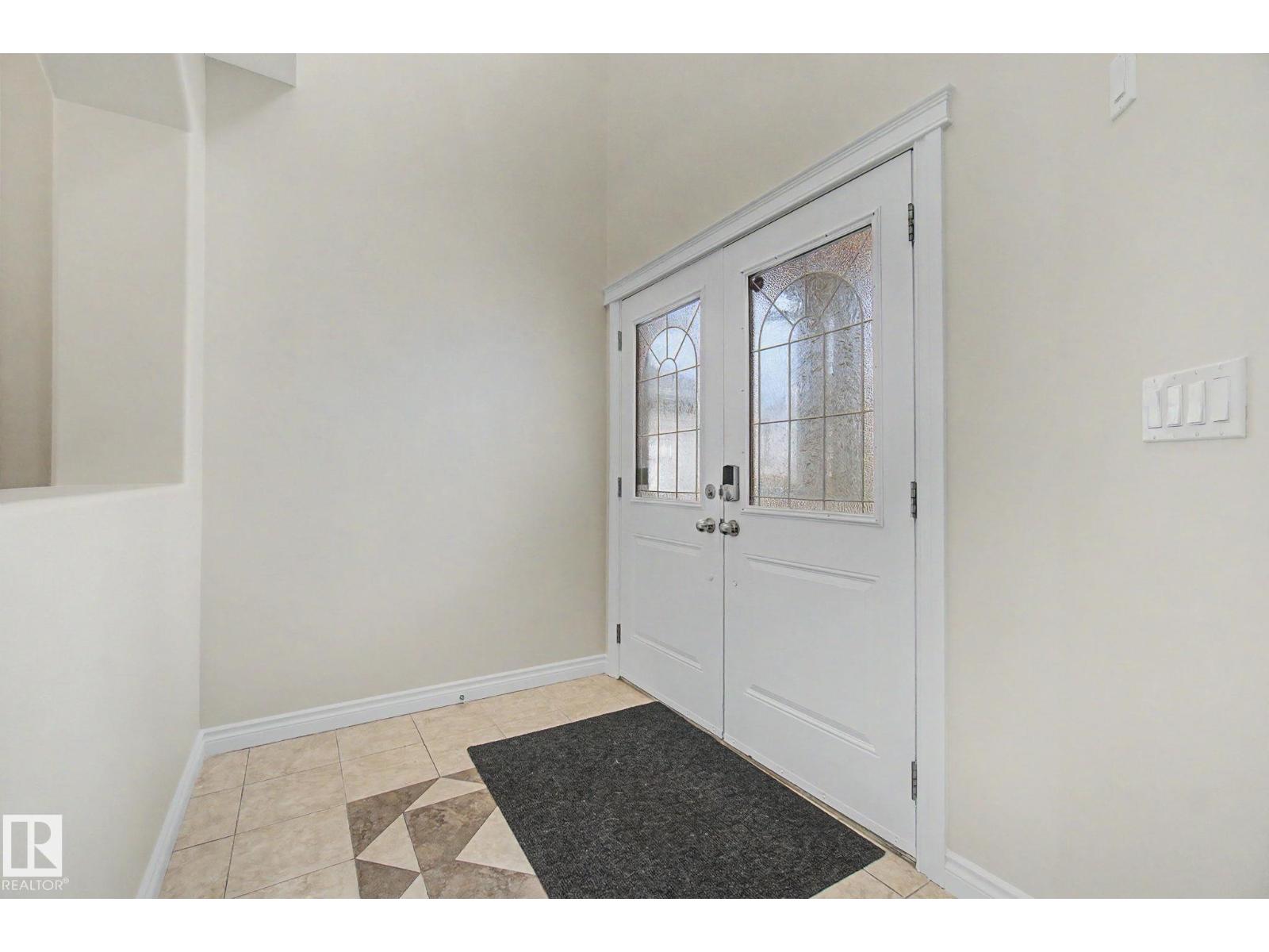 6016 10 Av Sw Property Photo 4