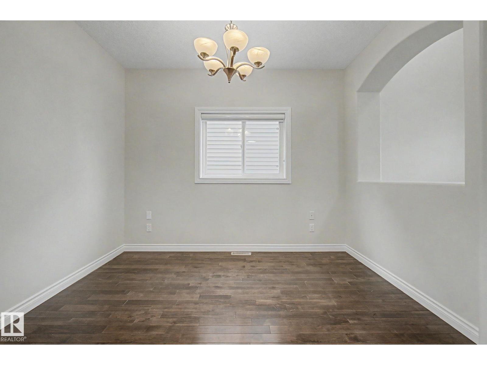 6016 10 Av Sw Property Photo 6