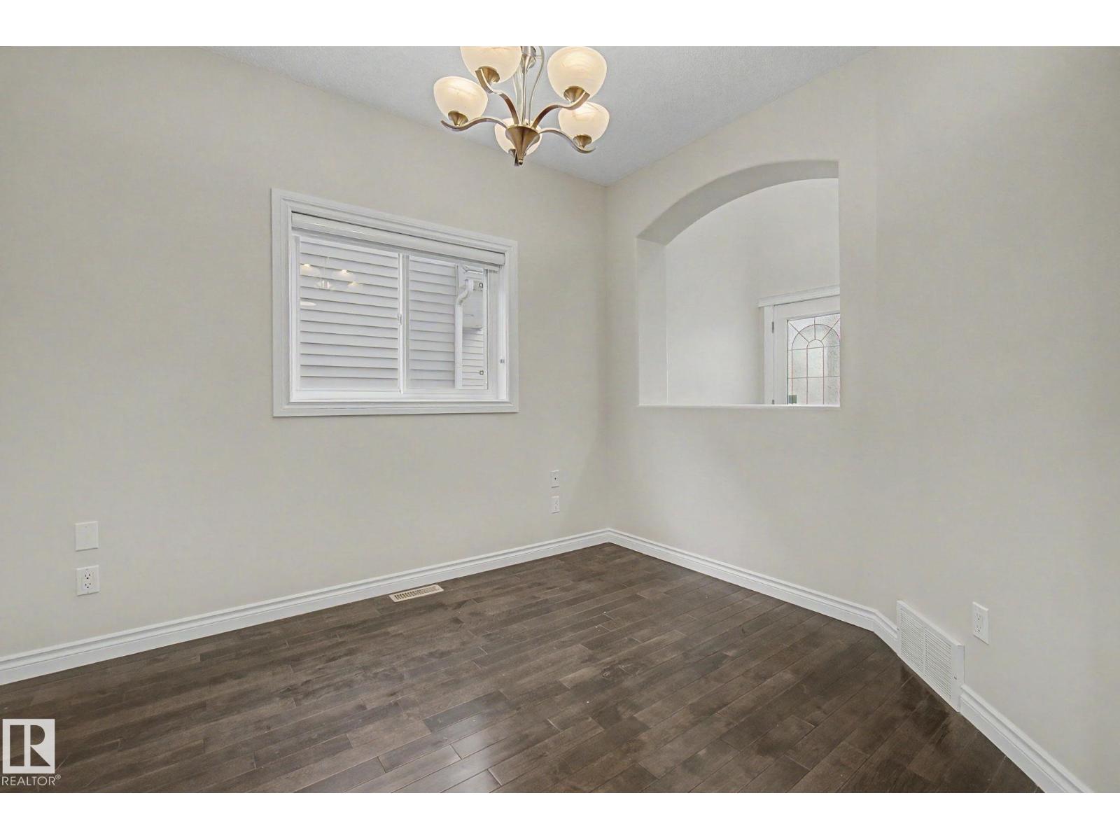 6016 10 Av Sw Property Photo 7