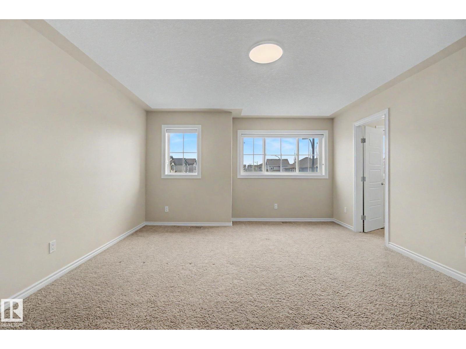 6016 10 Av Sw Property Photo 37