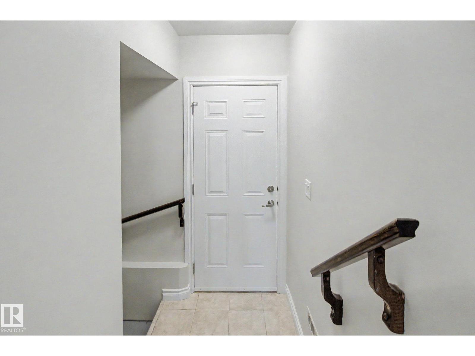 6016 10 Av Sw Property Photo 44