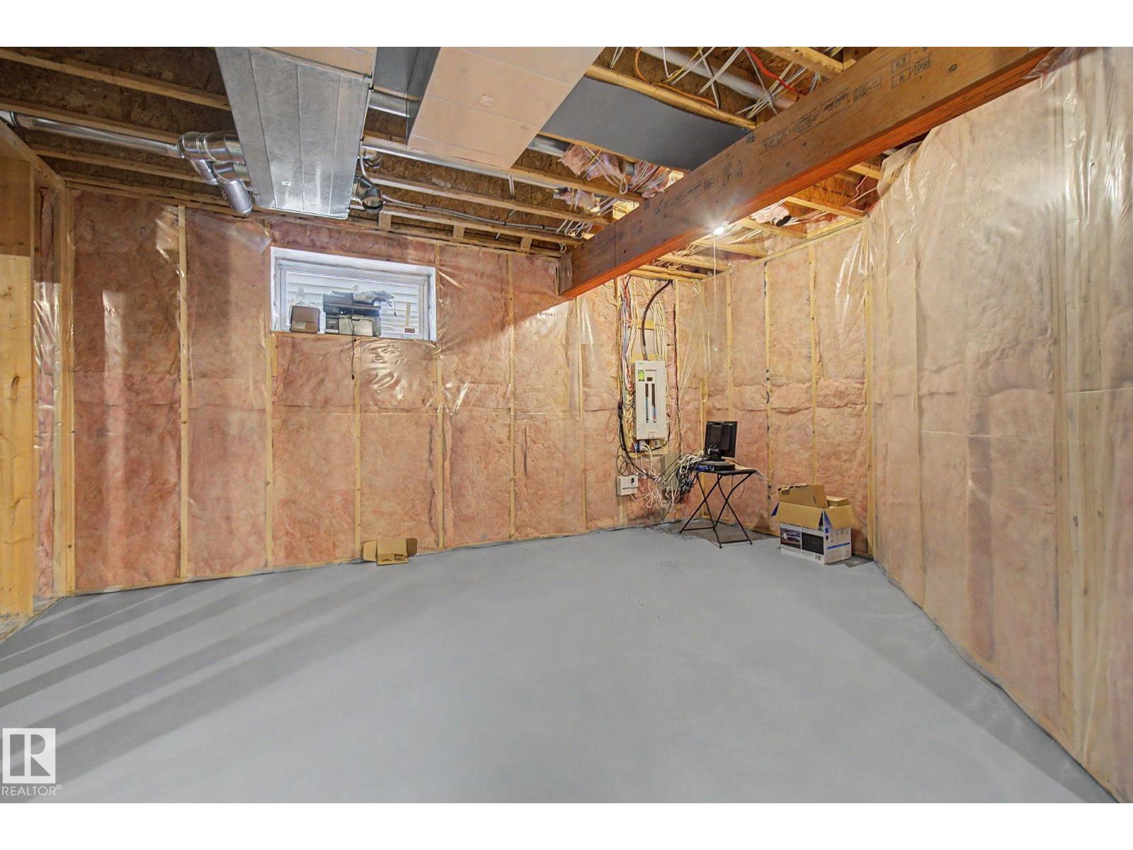 6016 10 Av Sw Property Photo 49