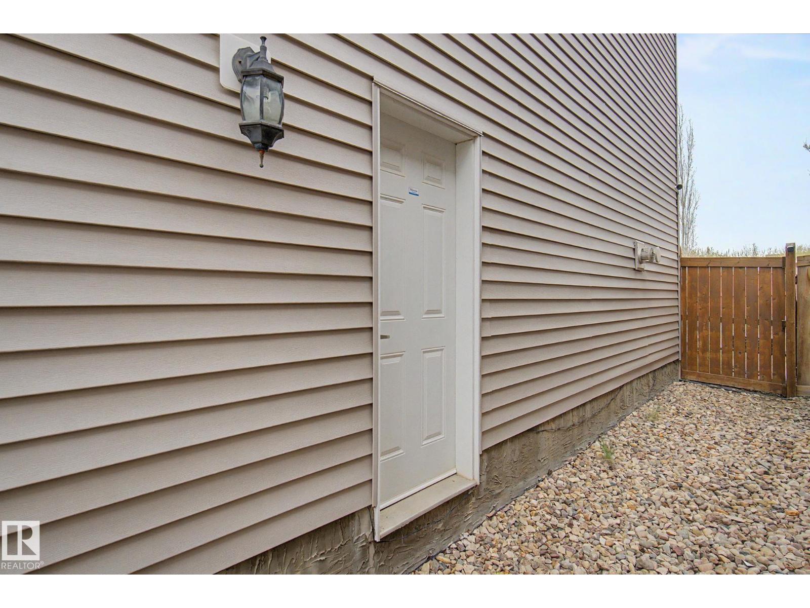6016 10 Av Sw Property Photo 60