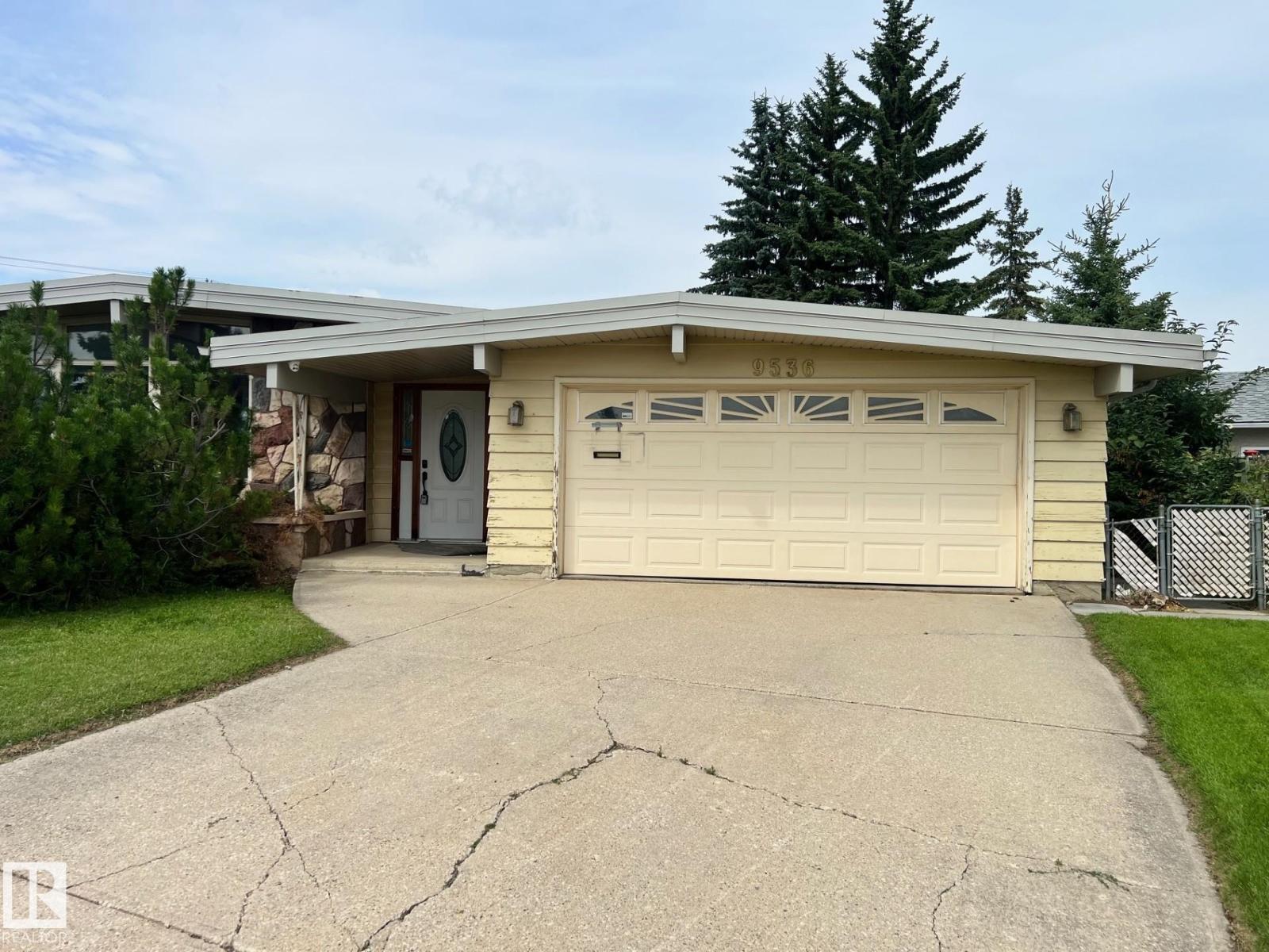 9536 151 Av Nw Property Photo 1