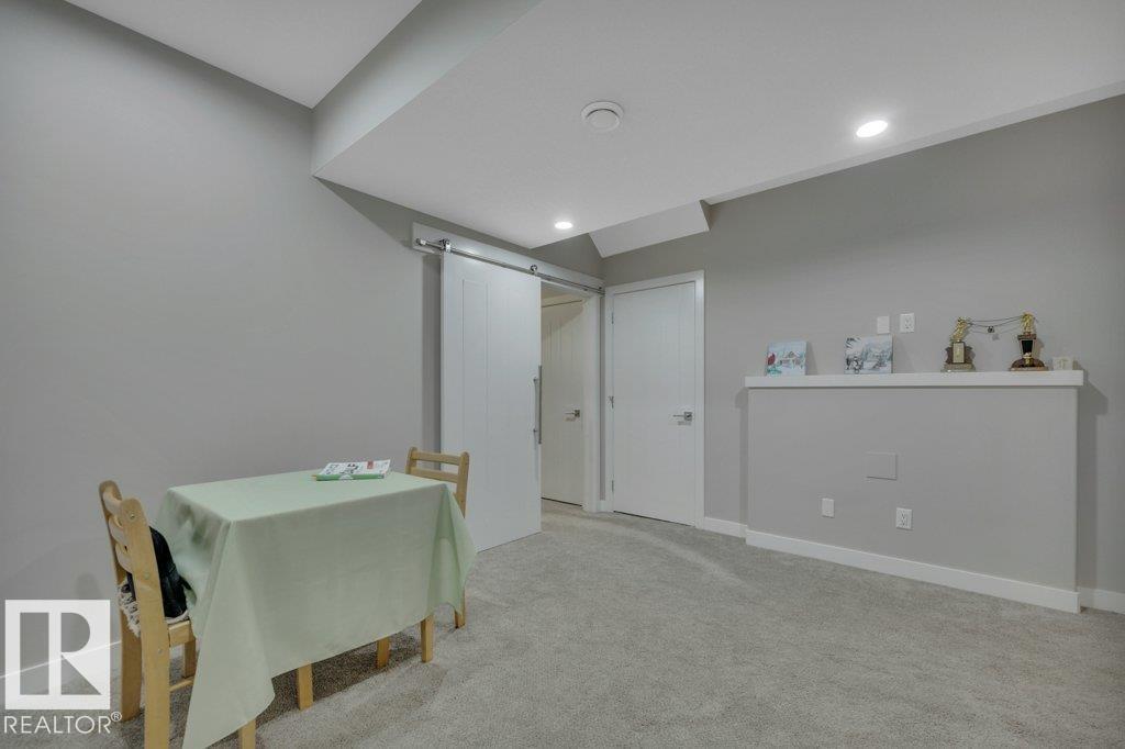 729 Berg Lo Property Photo 37