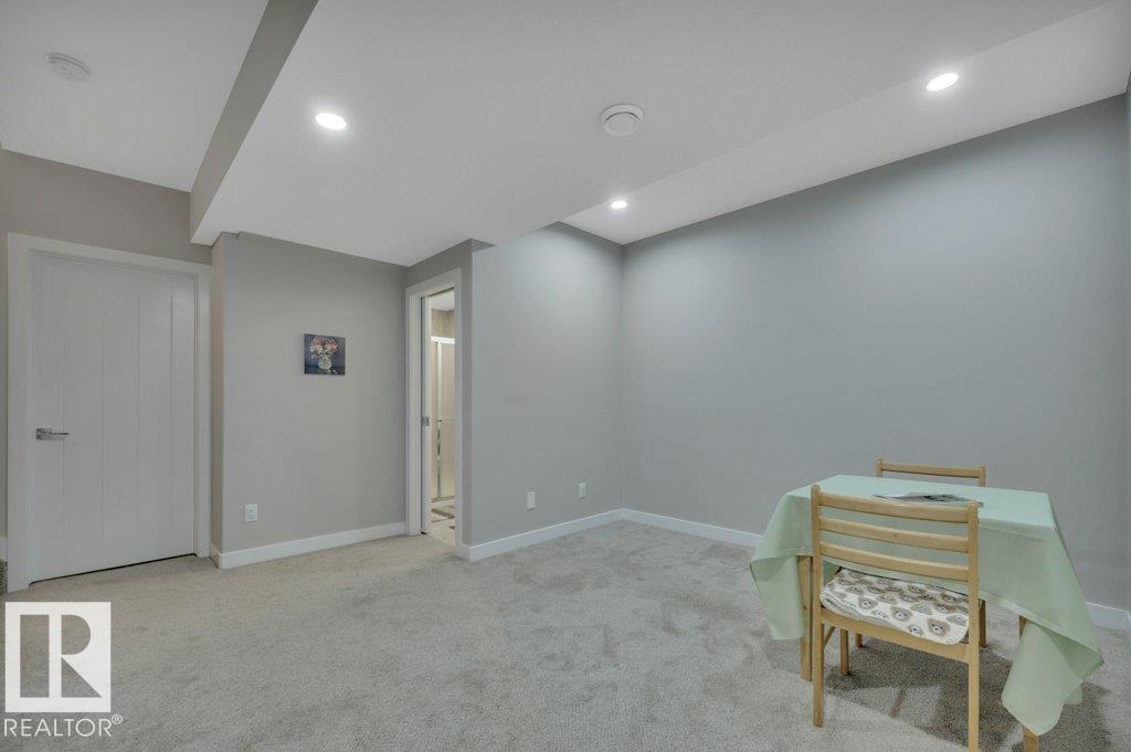 729 Berg Lo Property Photo 38