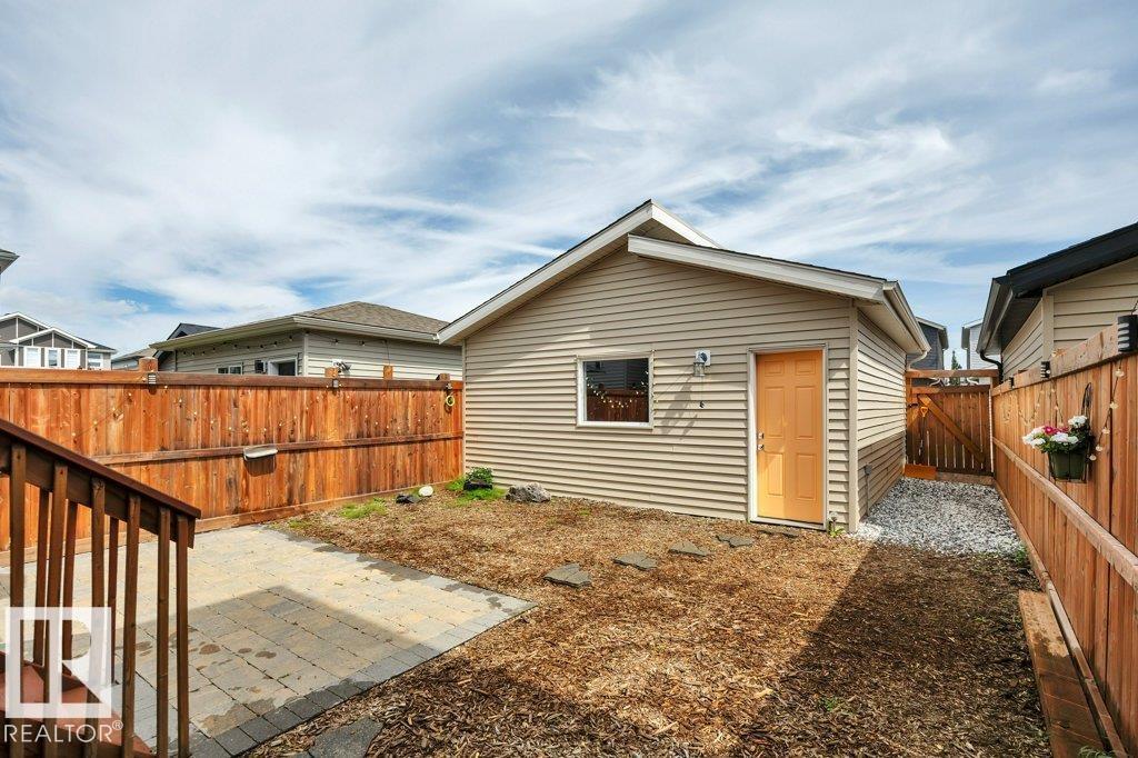 729 Berg Lo Property Photo 45