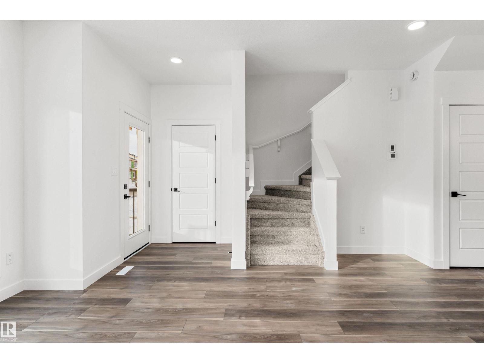 1218 Mcleod Av Property Photo 14