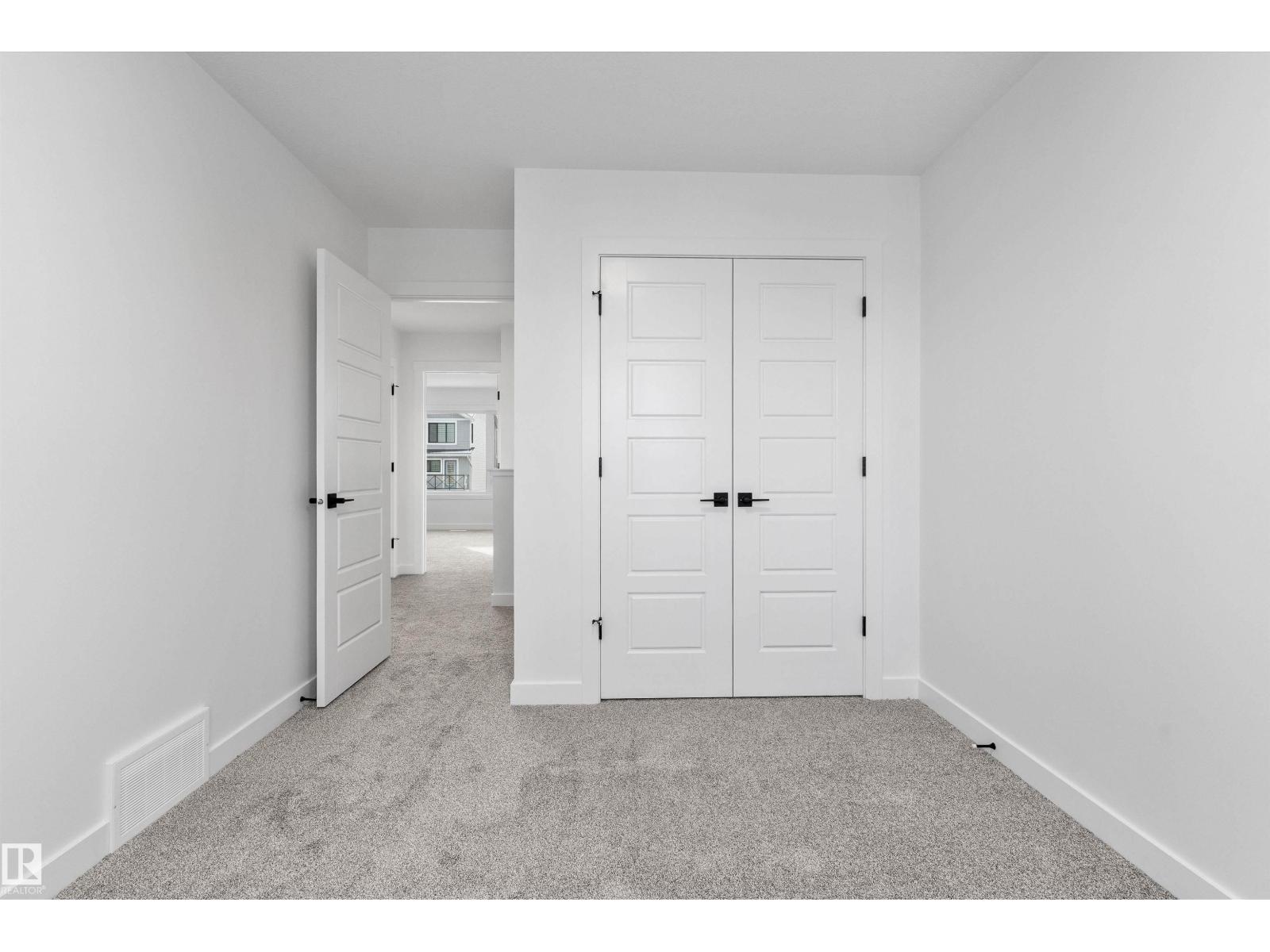 1218 Mcleod Av Property Photo 18