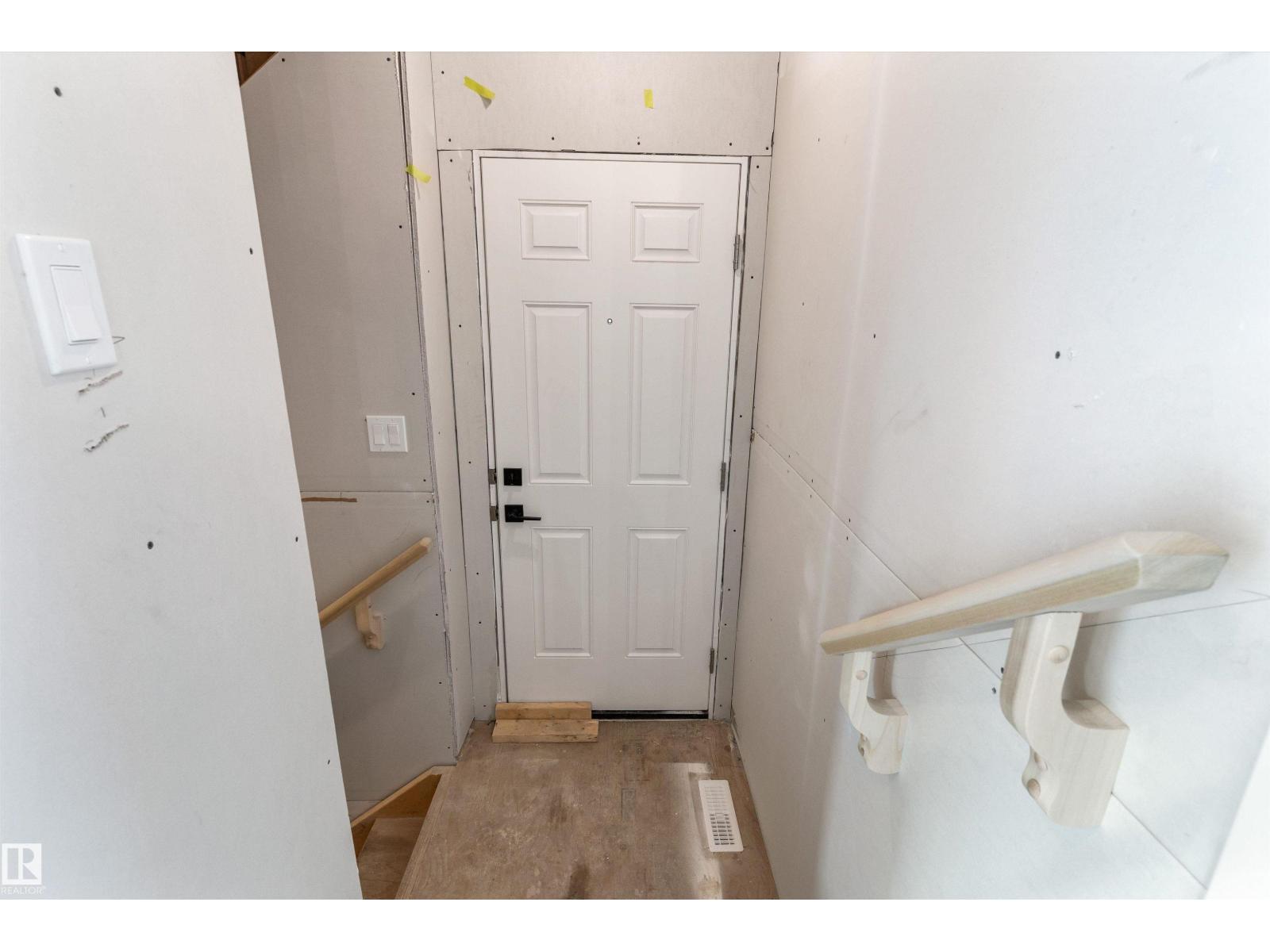 1218 Mcleod Av Property Photo 28