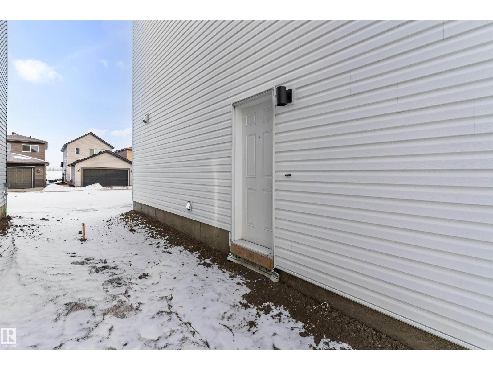 1218 Mcleod Av Property Photo 31
