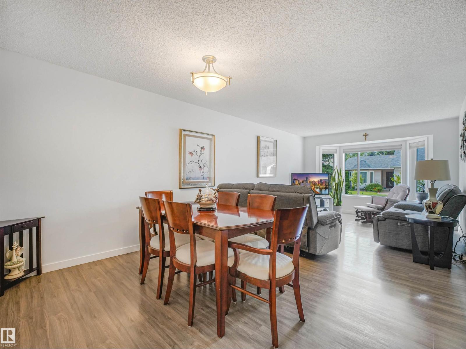 5749 189 St Nw Property Photo 6