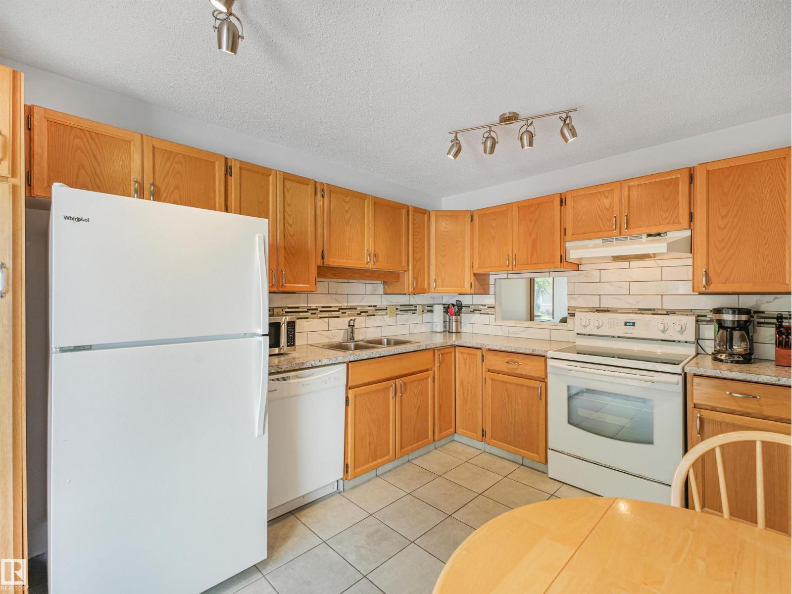 5749 189 St Nw Property Photo 12
