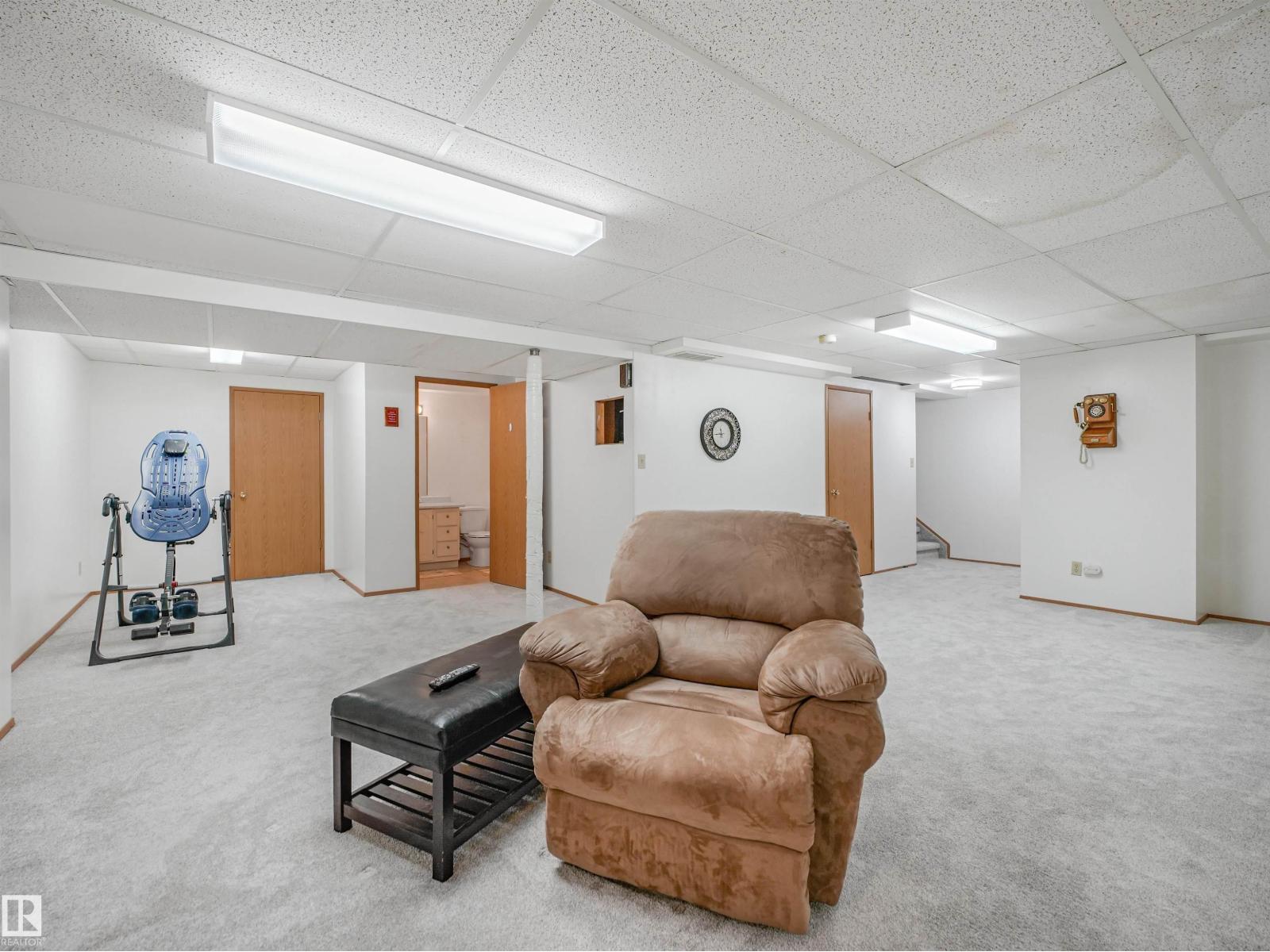 5749 189 St Nw Property Photo 21