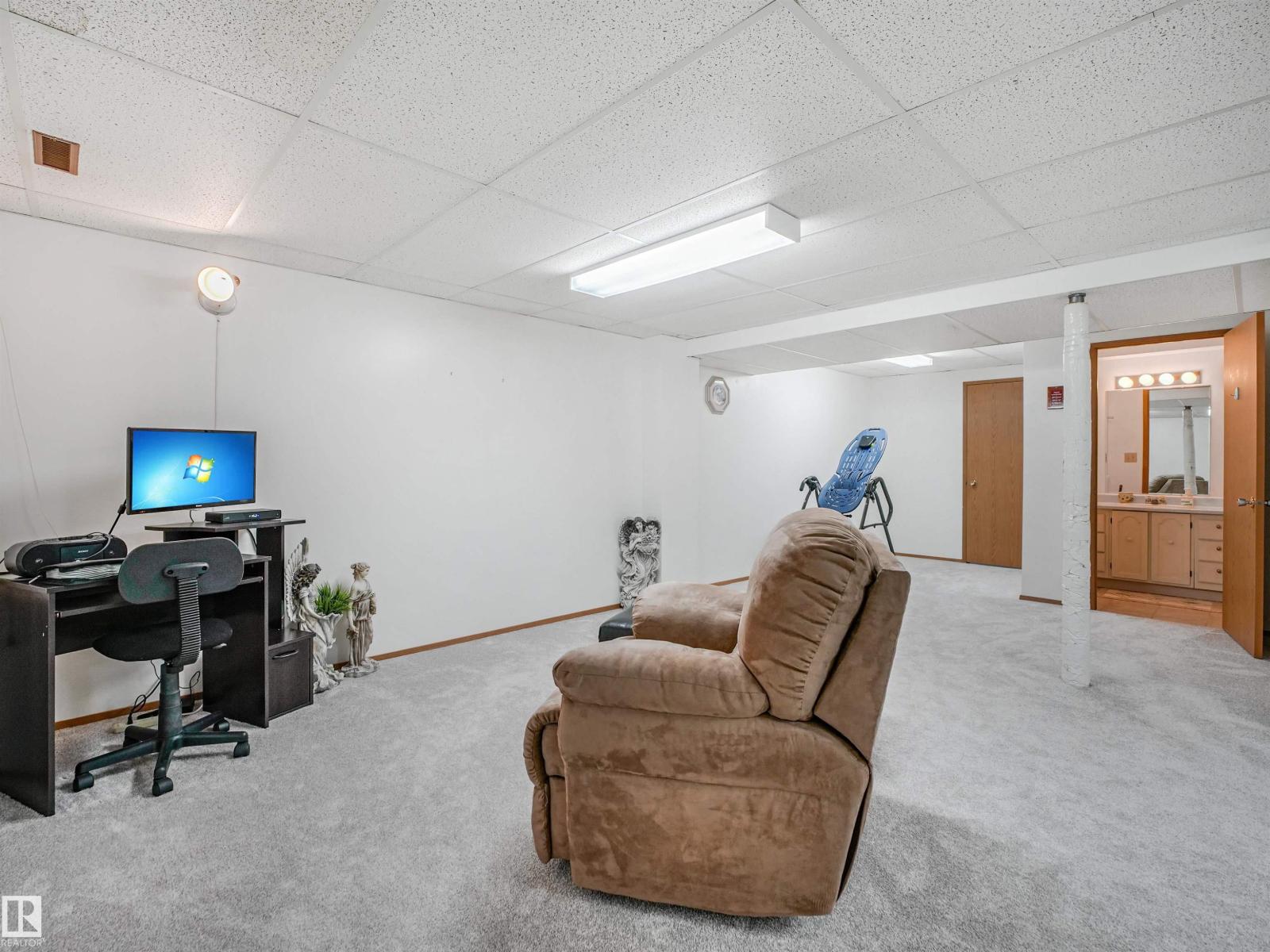 5749 189 St Nw Property Photo 22