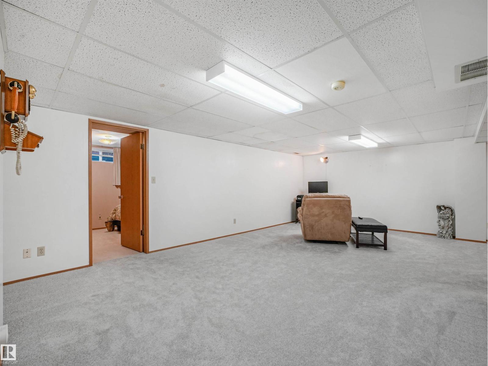 5749 189 St Nw Property Photo 23