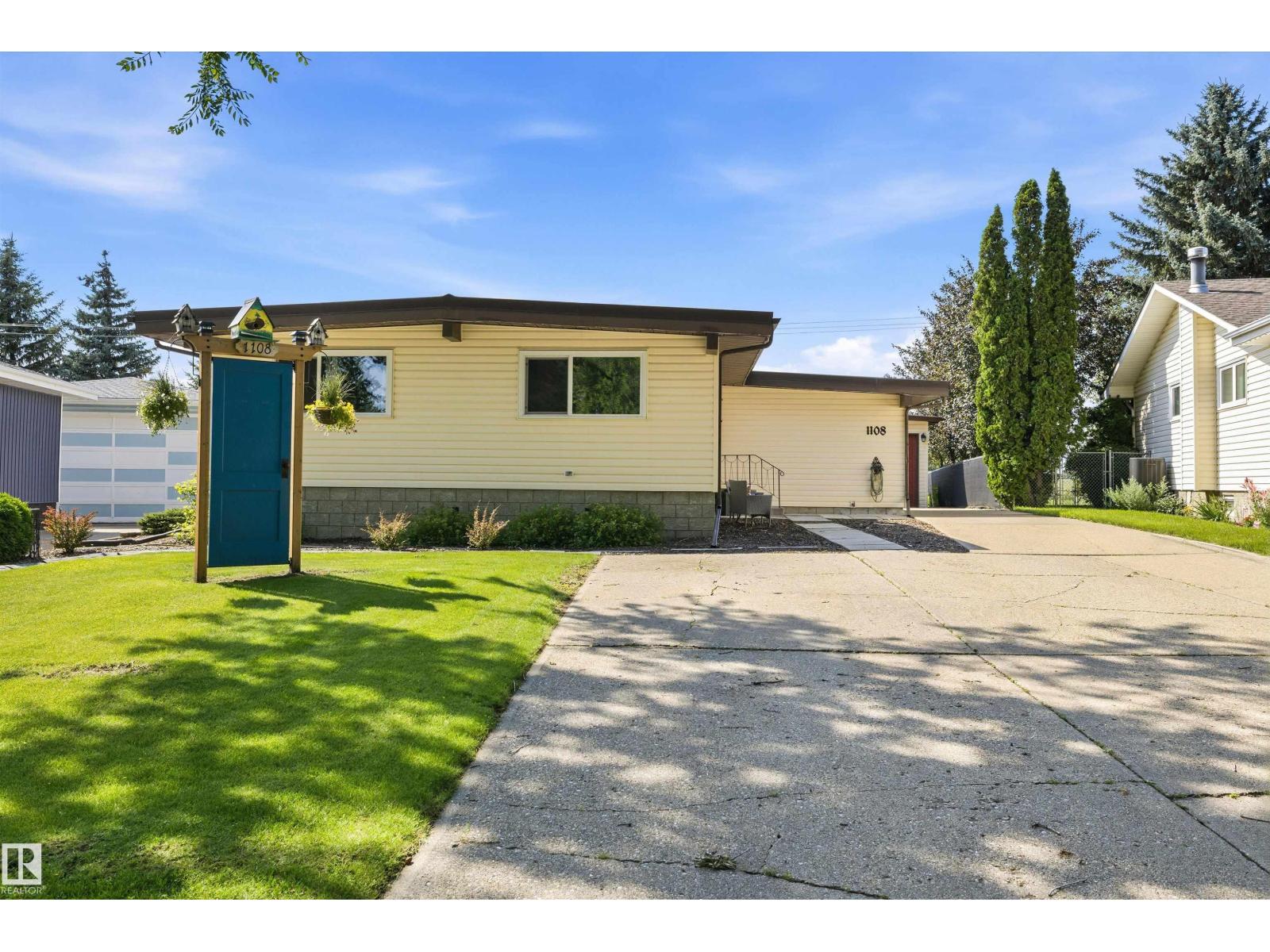 1108 MOYER DR NW