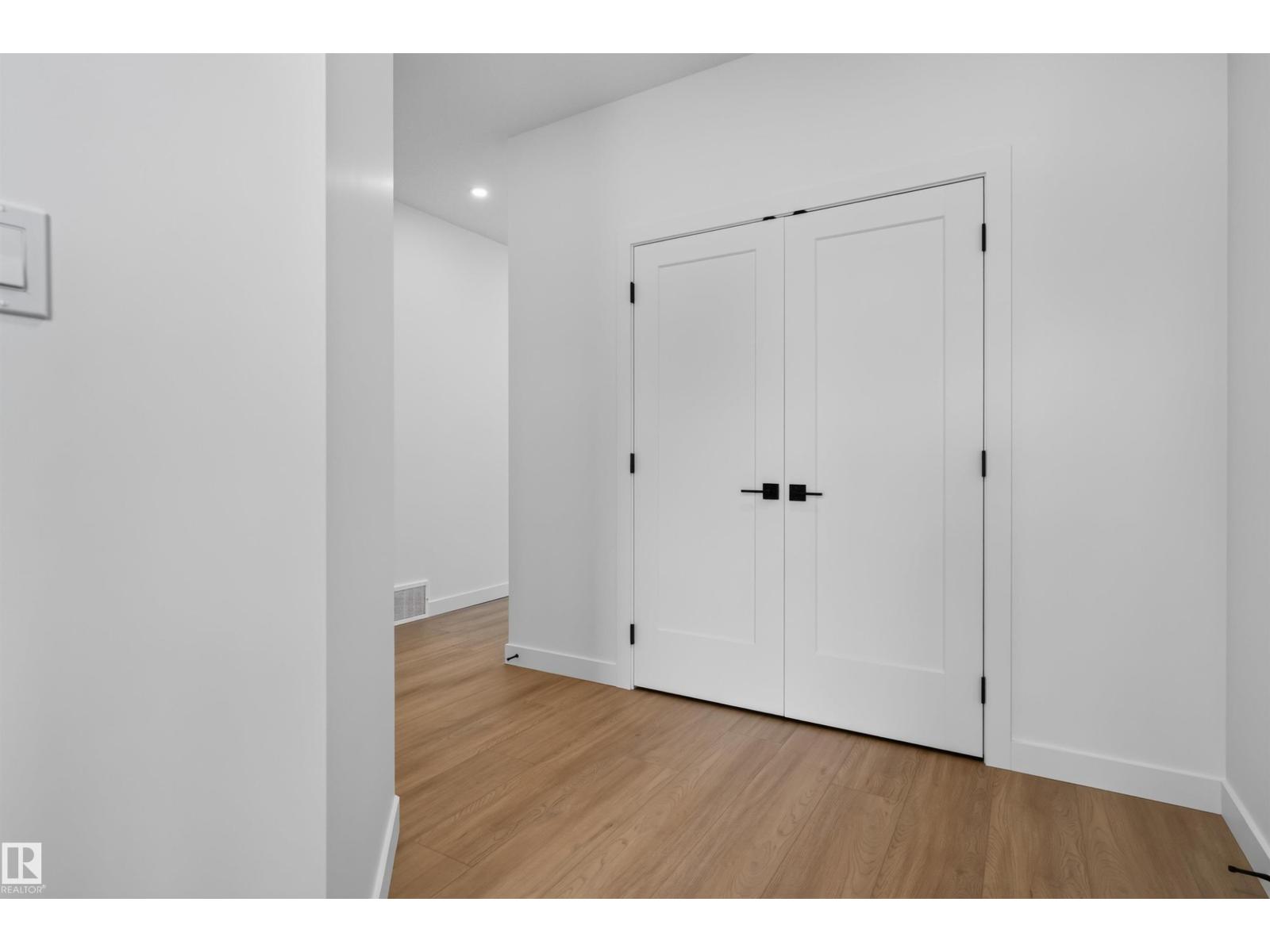 273 Paterson Li Sw Property Photo 3