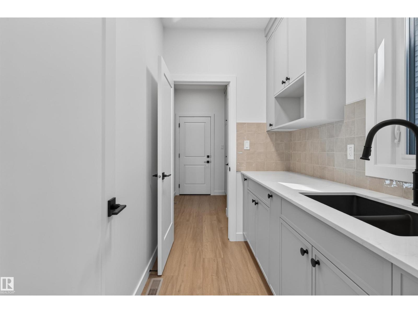 273 Paterson Li Sw Property Photo 27