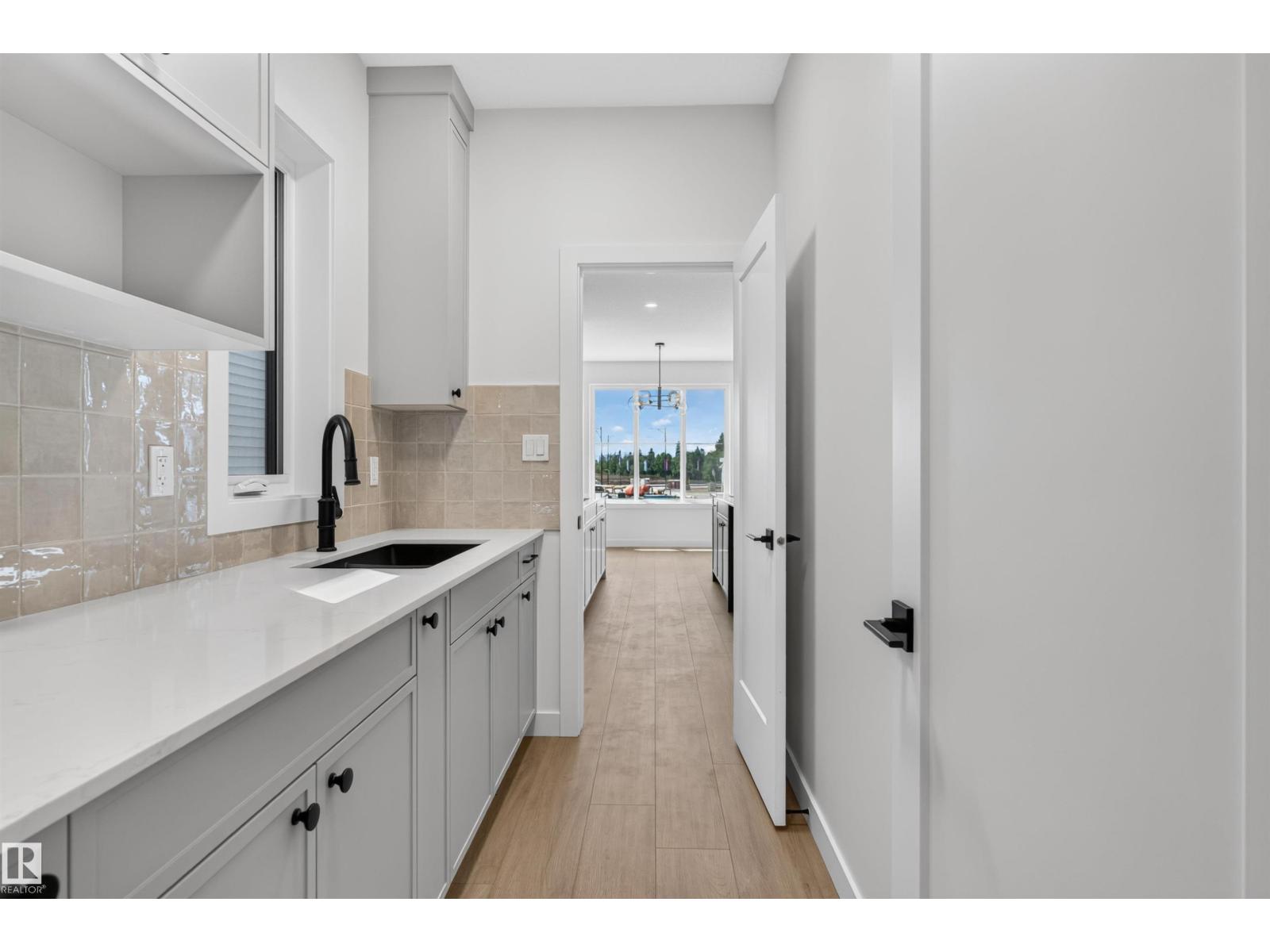 273 Paterson Li Sw Property Photo 28