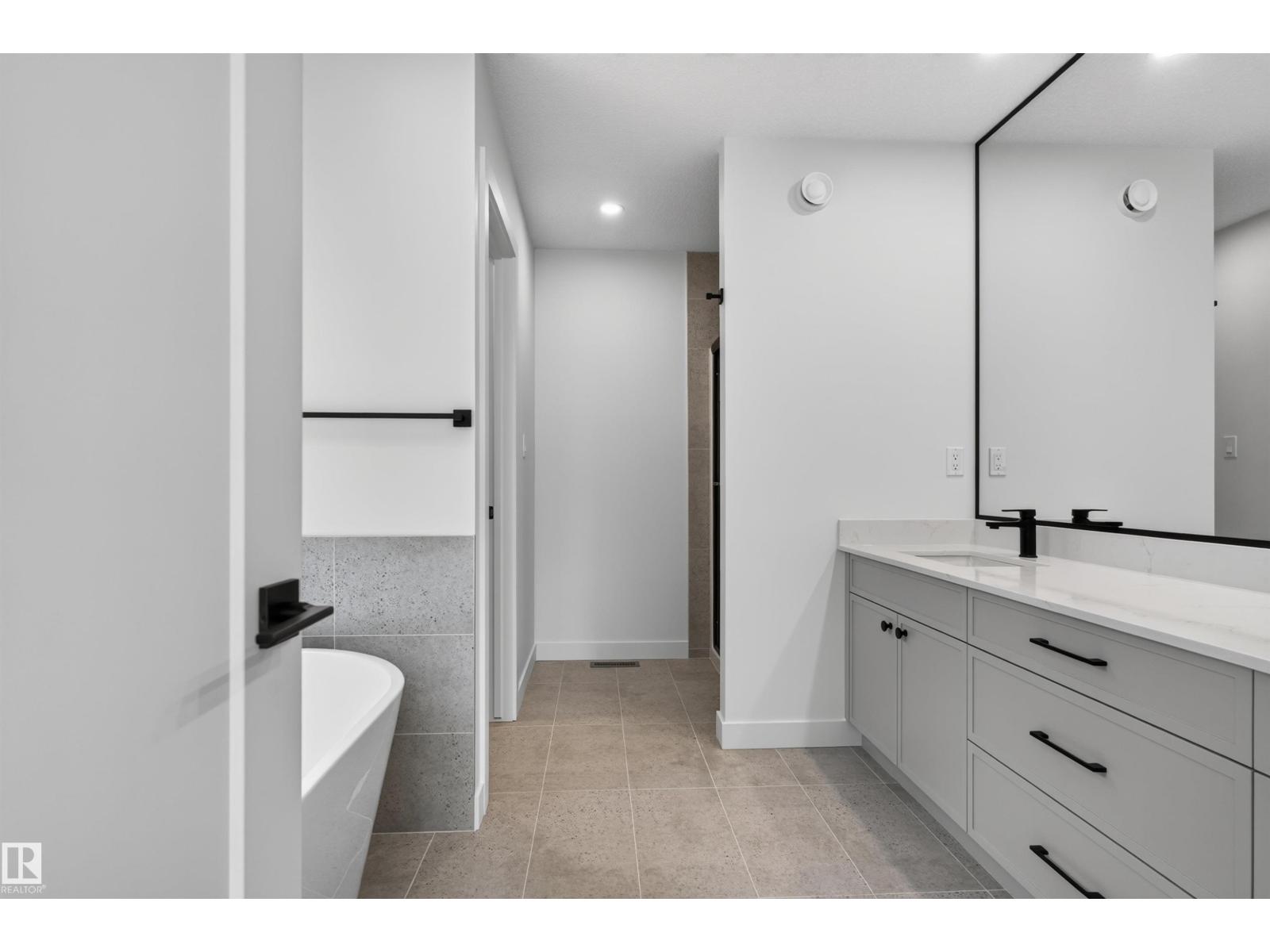 273 Paterson Li Sw Property Photo 47