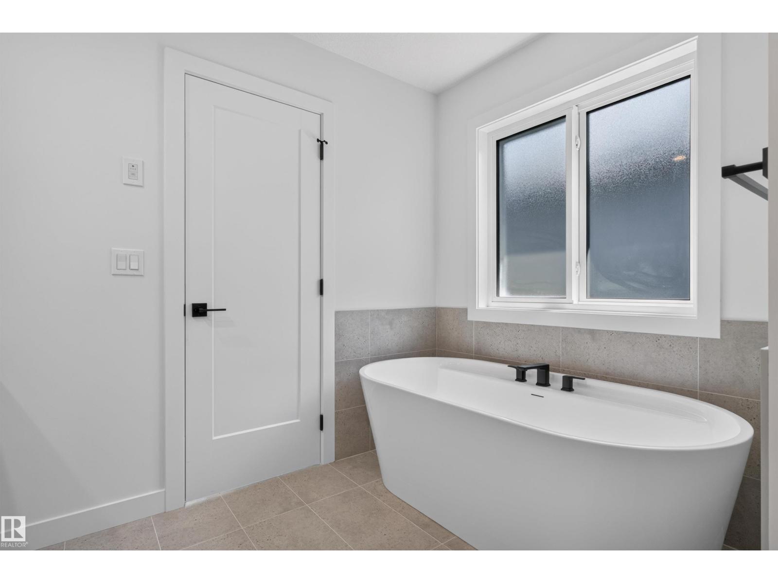 273 Paterson Li Sw Property Photo 48