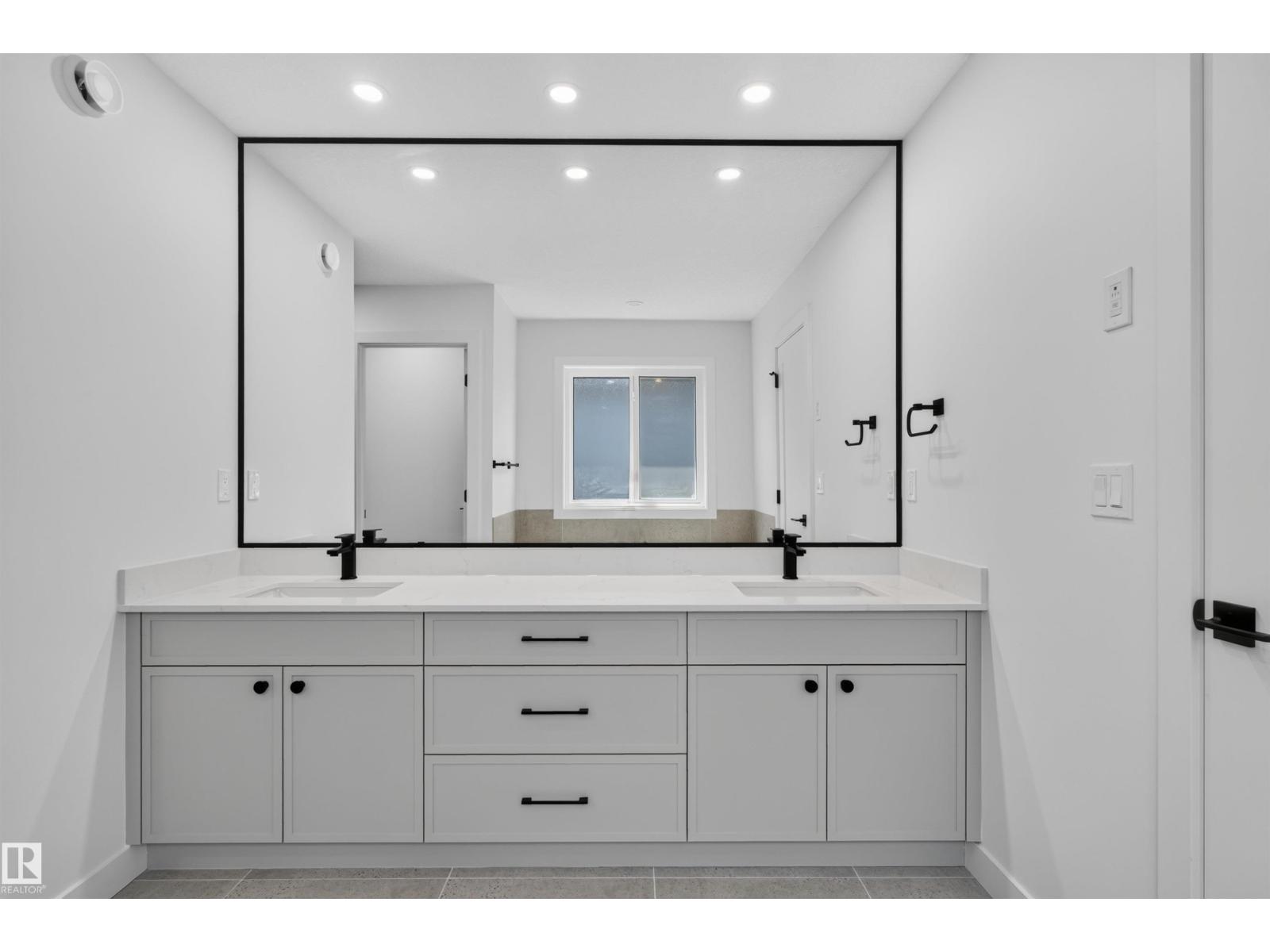 273 Paterson Li Sw Property Photo 49