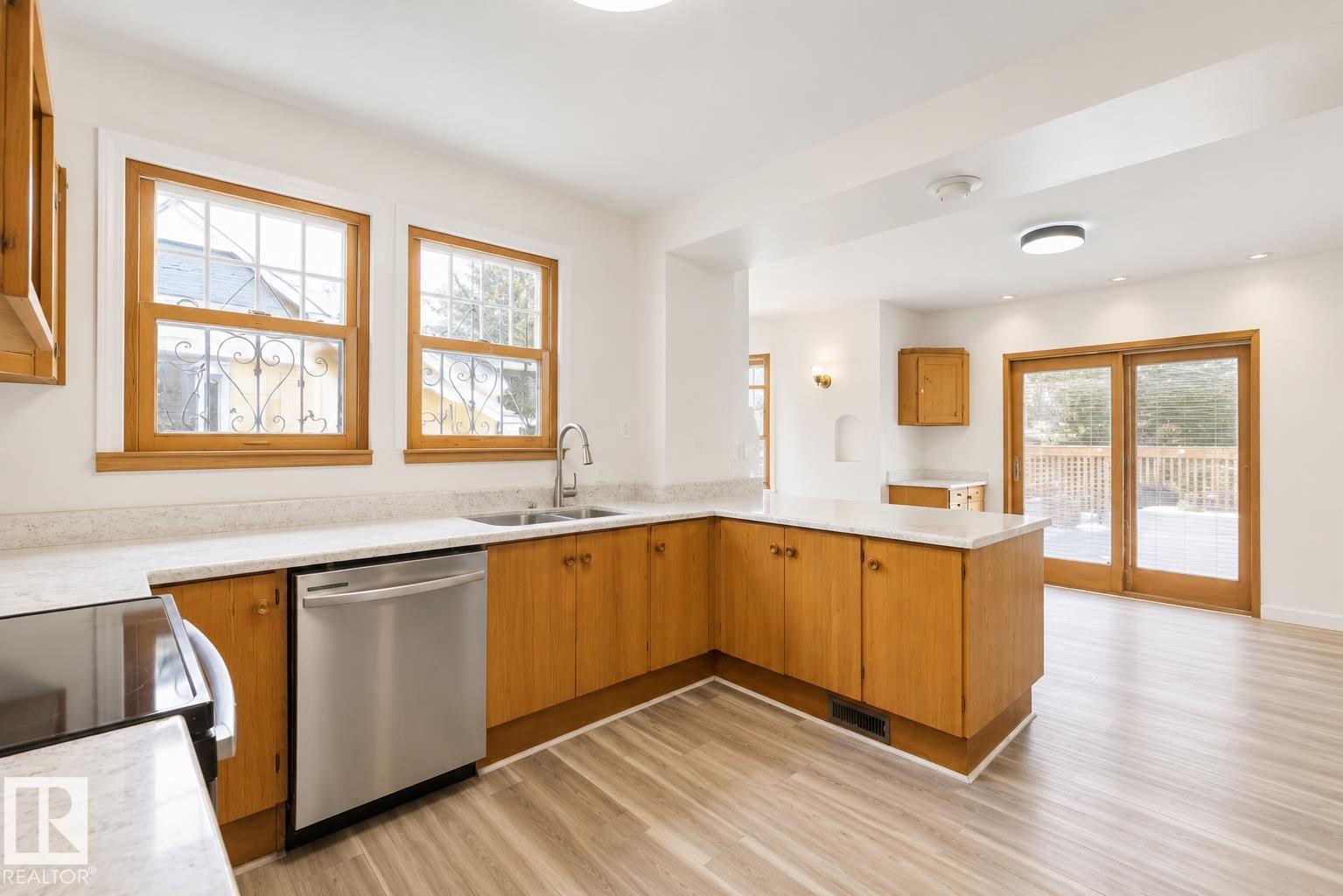 10438 133 Street Nw Property Photo 13
