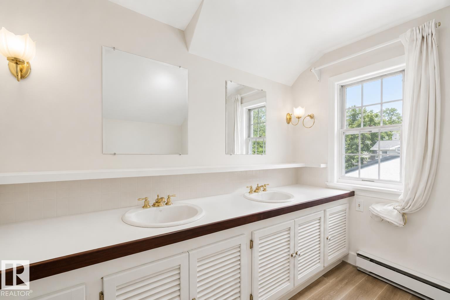 10438 133 Street Nw Property Photo 25