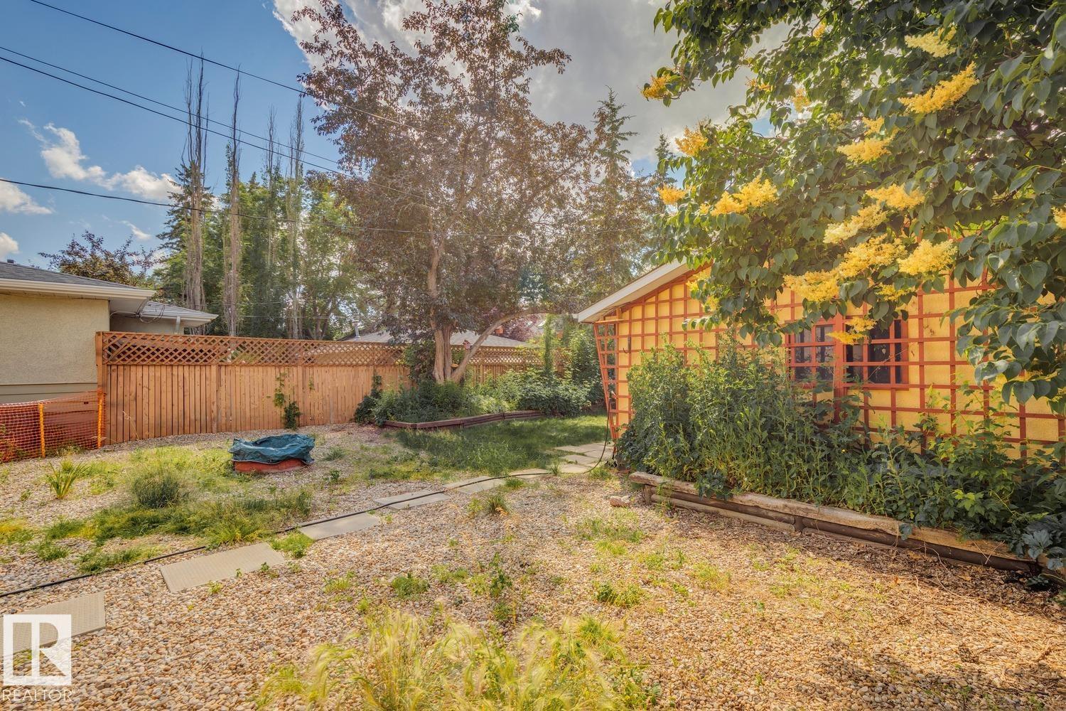 10438 133 Street Nw Property Photo 36