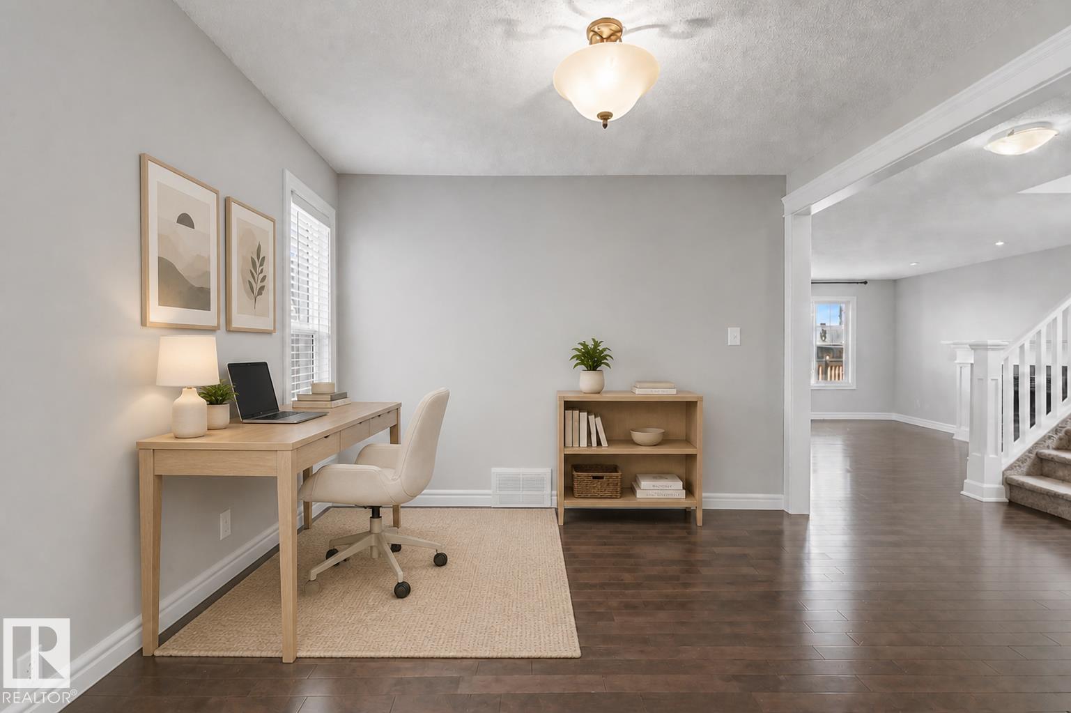 15868 10 Av Sw Property Photo 7