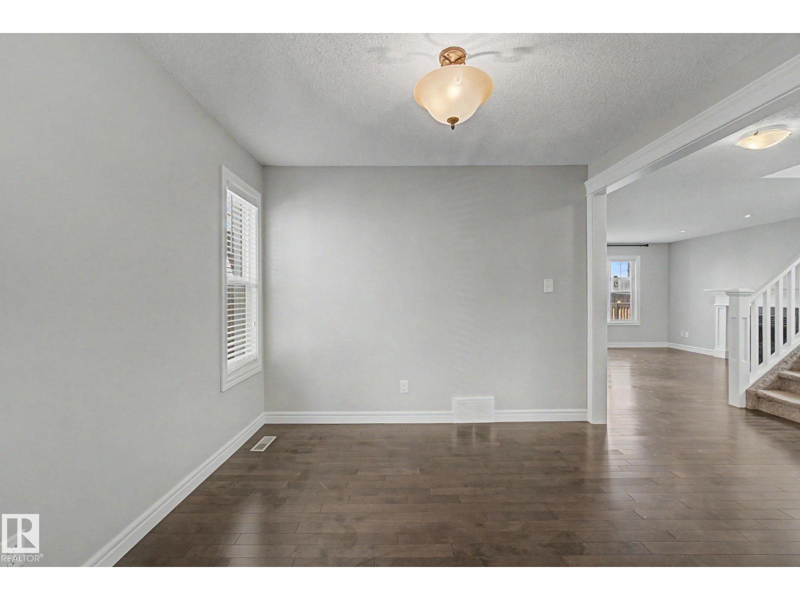 15868 10 Av Sw Property Photo 8