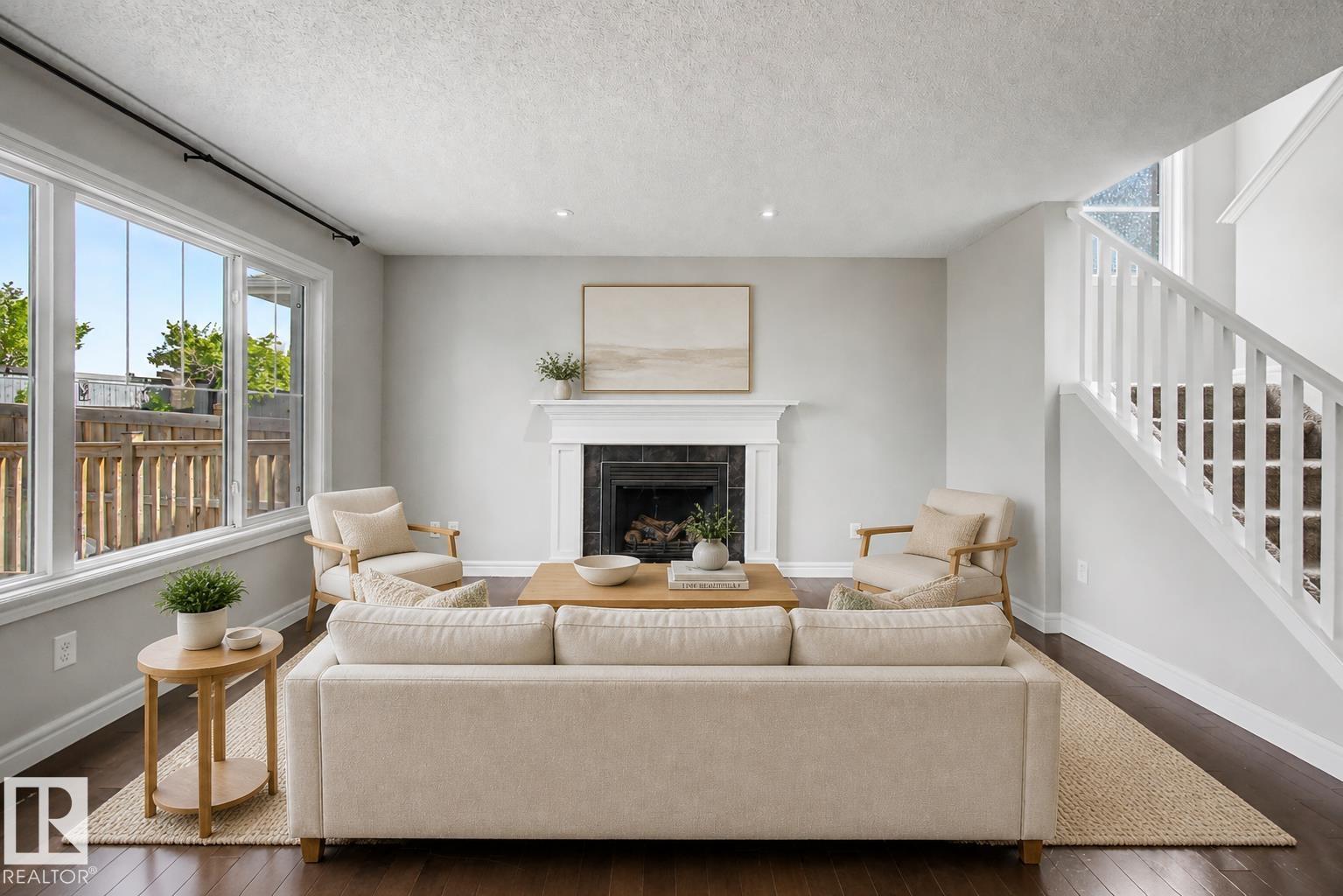 15868 10 Av Sw Property Photo 11