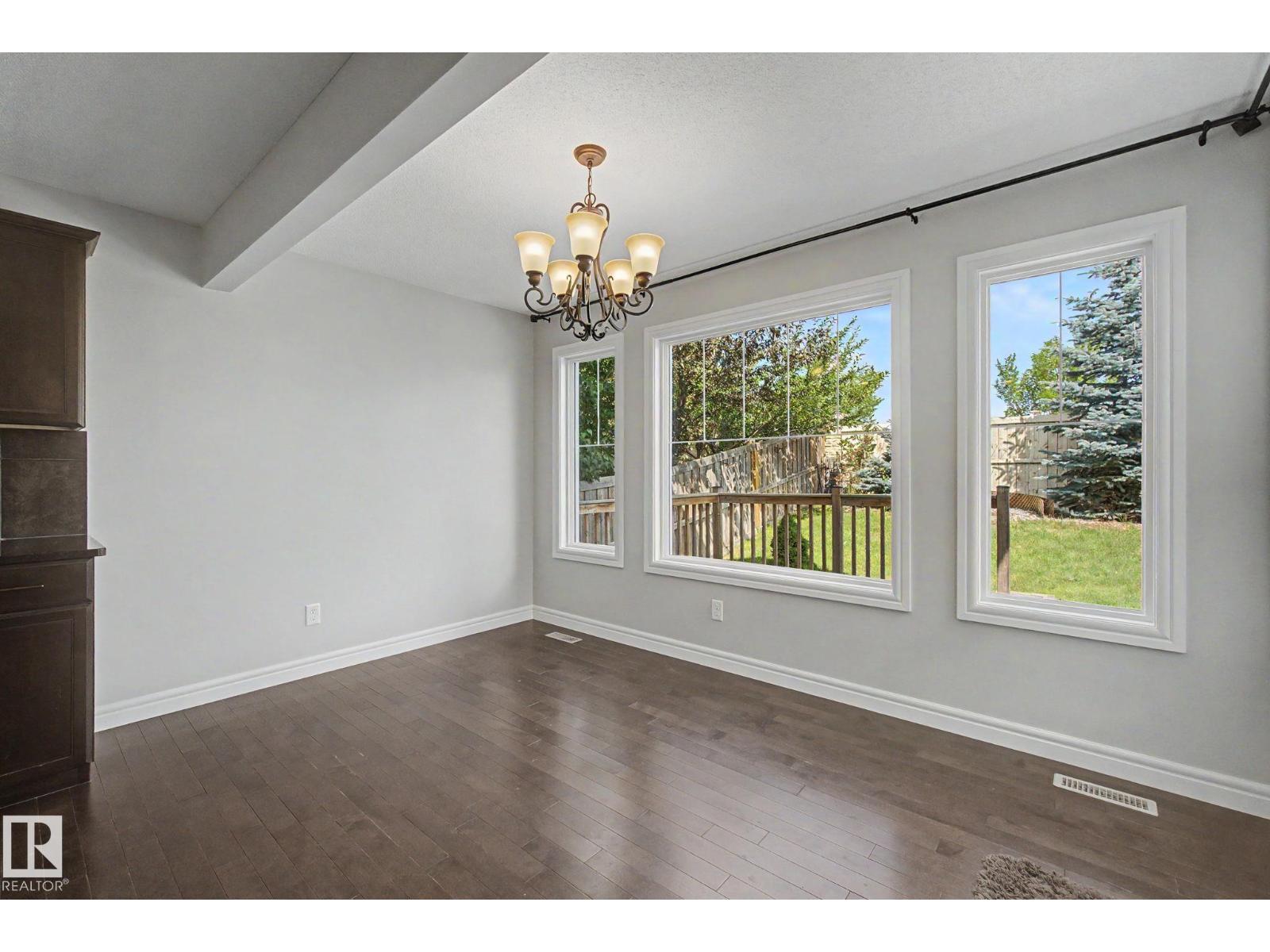 15868 10 Av Sw Property Photo 19