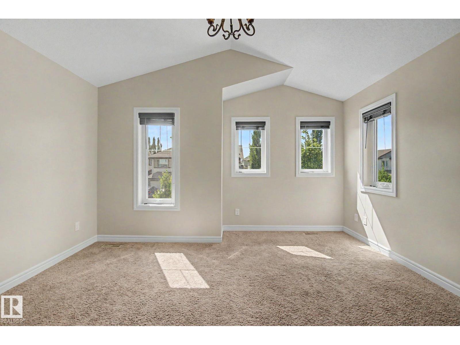 15868 10 Av Sw Property Photo 27