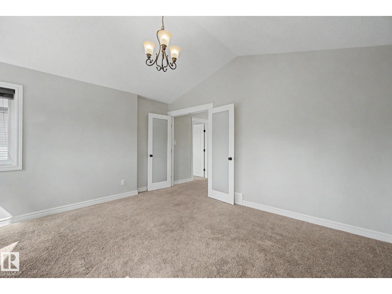 15868 10 Av Sw Property Photo 29