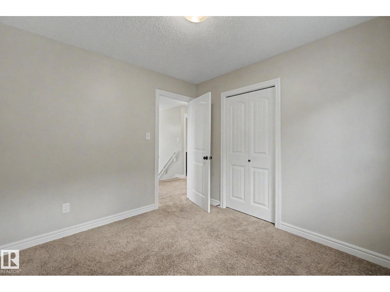15868 10 Av Sw Property Photo 37
