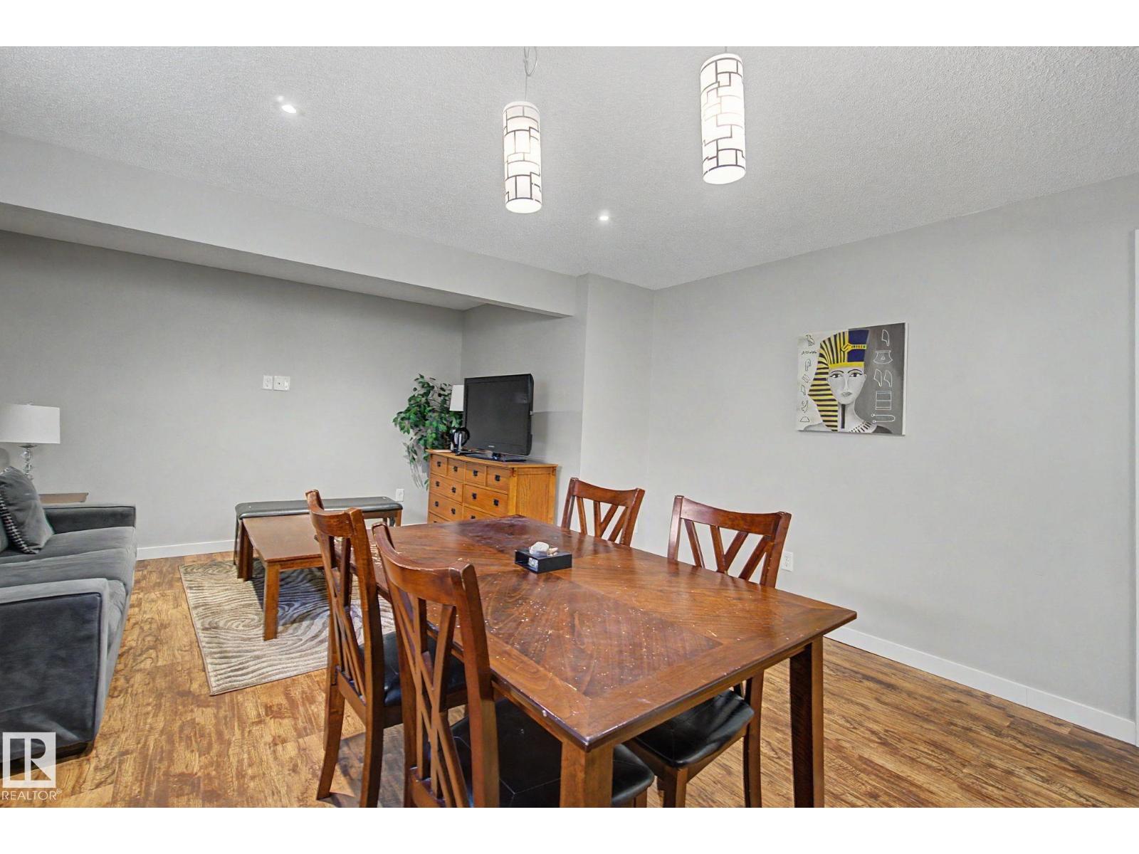 15868 10 Av Sw Property Photo 48