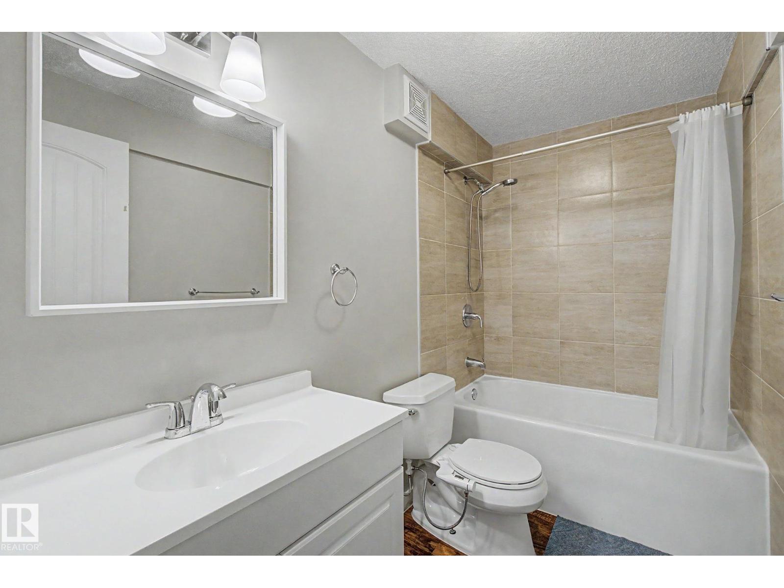 15868 10 Av Sw Property Photo 56