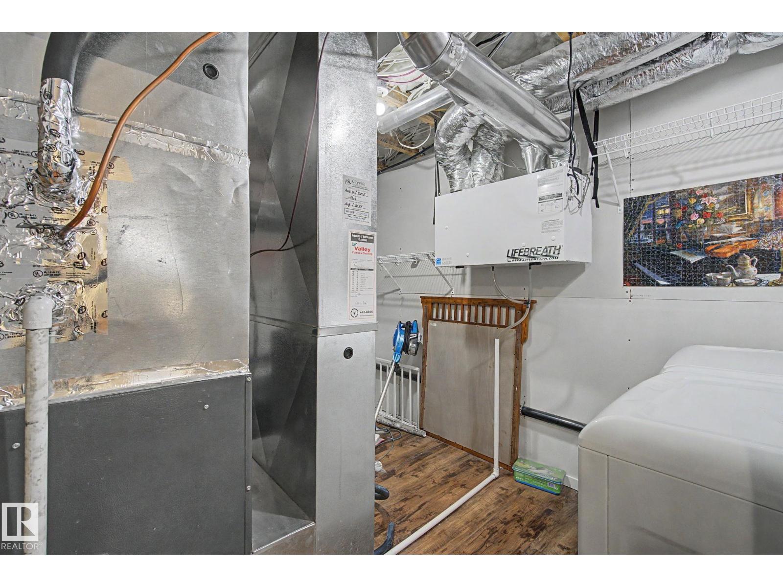 15868 10 Av Sw Property Photo 60