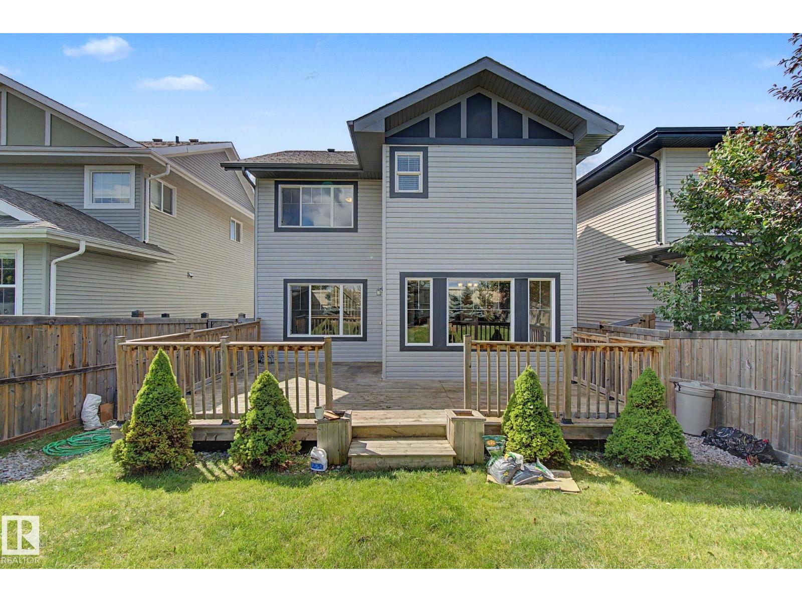 15868 10 Av Sw Property Photo 64