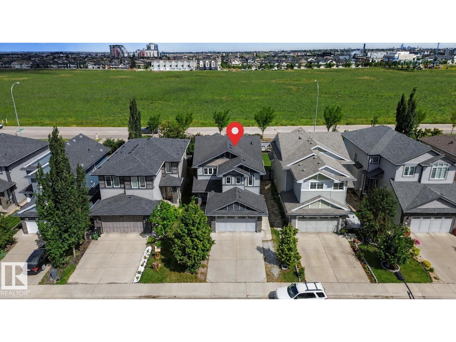 15868 10 Av Sw Property Photo 65