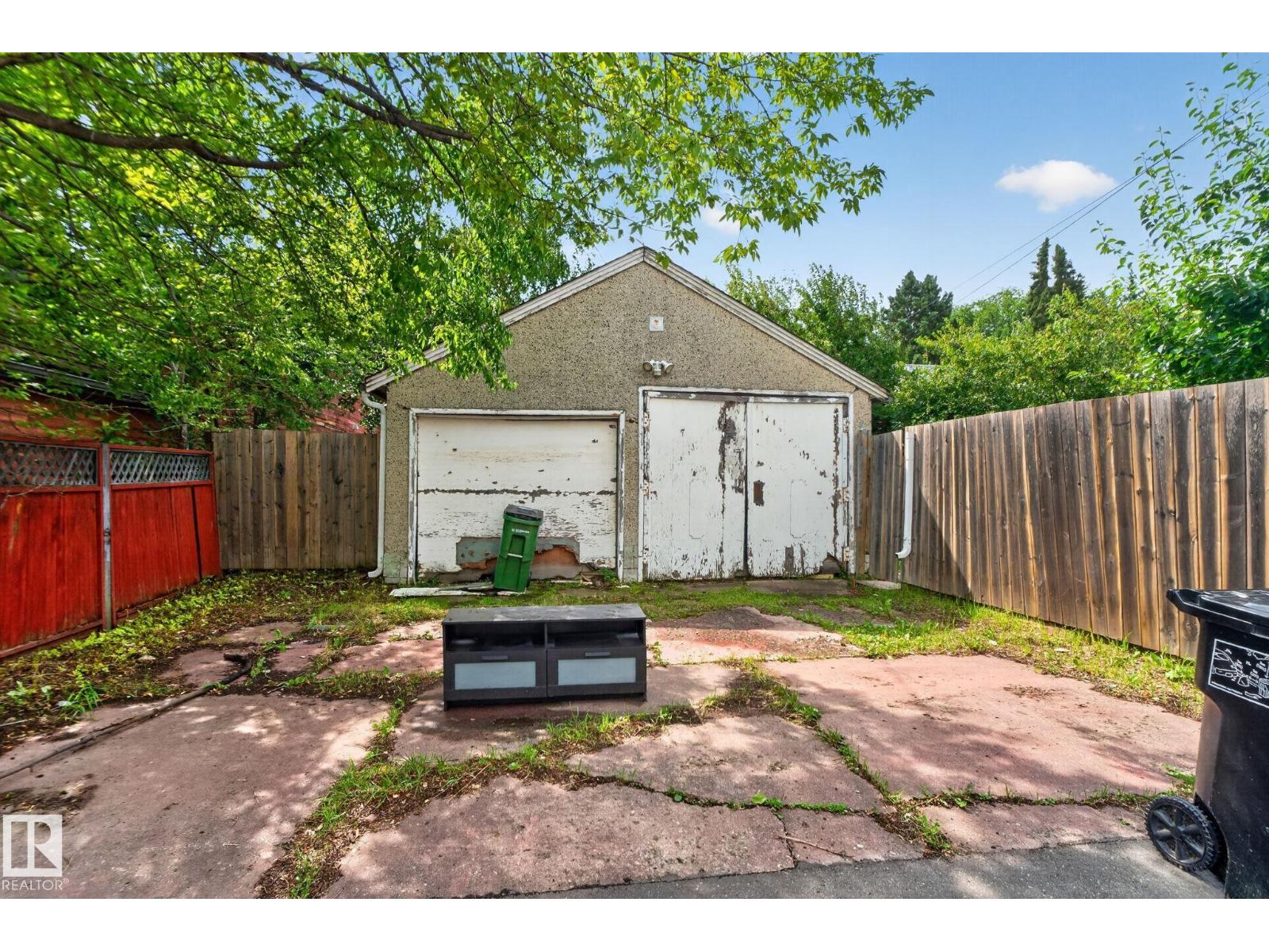 10508 67 Av Nw Nw Property Photo 3